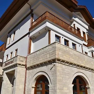 Rezidenca Desaret 4* Μπεράτ